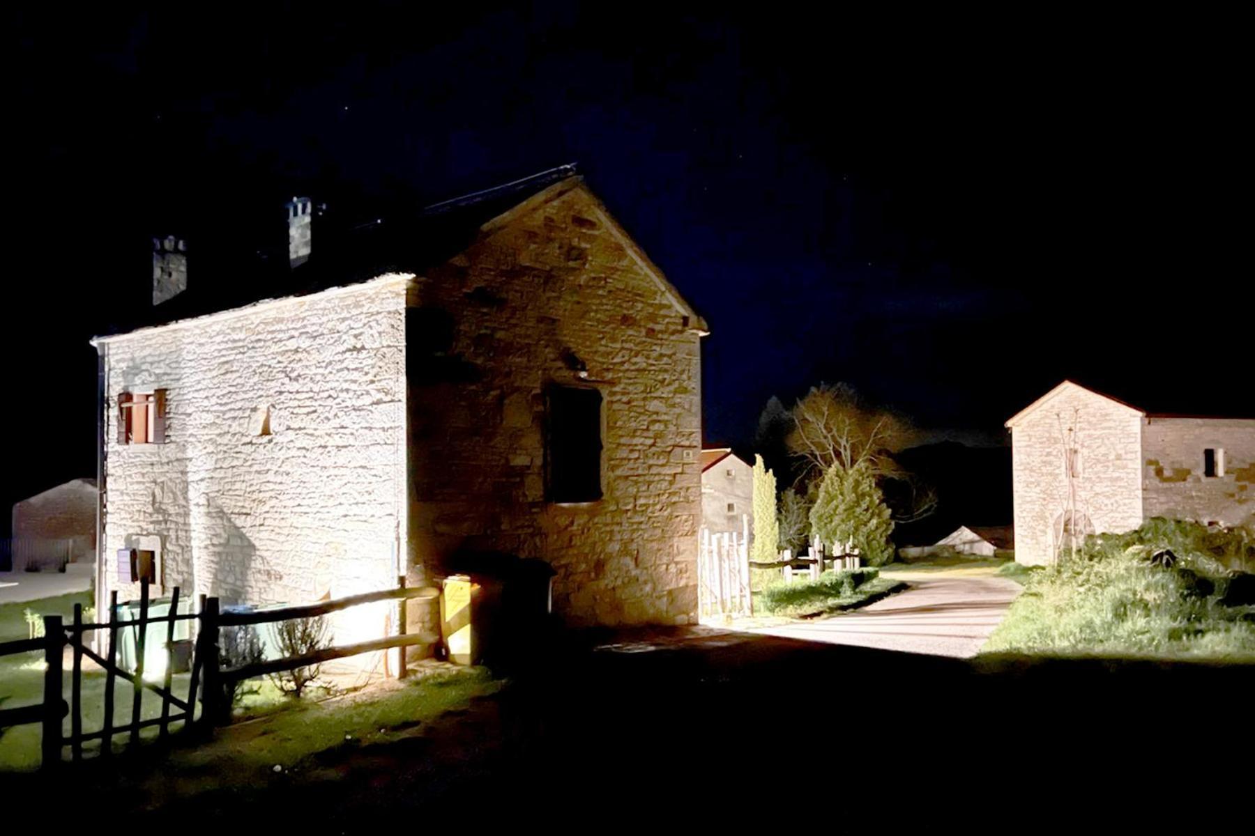 Villas Martincici with large pool Grožnjan Exterior foto